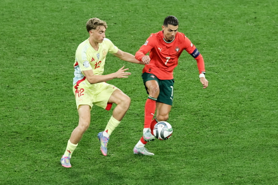 坚韧不拔的 坚韧不拔的