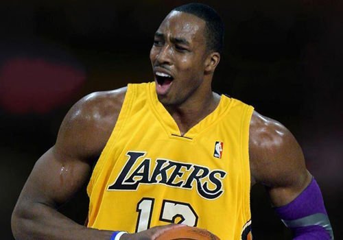 桑尼·考法克斯（Sandy Koufax）在巅峰期投出四场无安打比赛，包括一场近乎完美的完全比赛